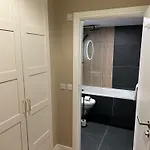 Modern 2 Bedroom 2 Bathroom Newly Renovated *