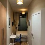 Modern 2 Bedroom 2 Bathroom Newly Renovated *