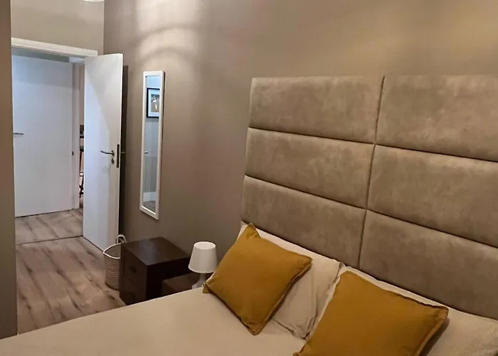 Modern 2 Bedroom 2 Bathroom Newly Renovated Dublin