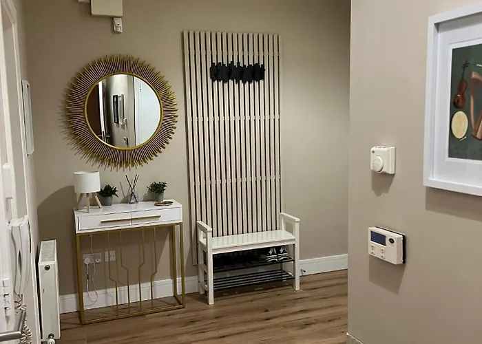 Modern 2 Bedroom 2 Bathroom Newly Renovated * Dublin