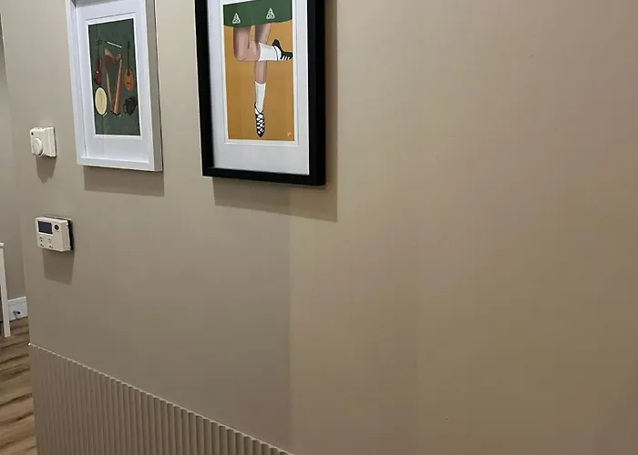 Modern 2 Bedroom 2 Bathroom Newly Renovated