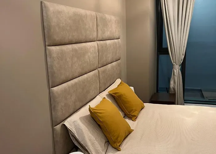 Modern 2 Bedroom 2 Bathroom Newly Renovated Apartman *