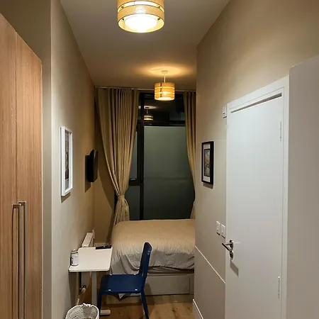 Modern 2 Bedroom 2 Bathroom Newly Renovated *